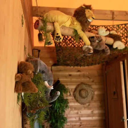 Campsite Jungle Huisje Glamping